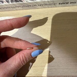 Micro Pave Huggie × 2
Gold/Clear